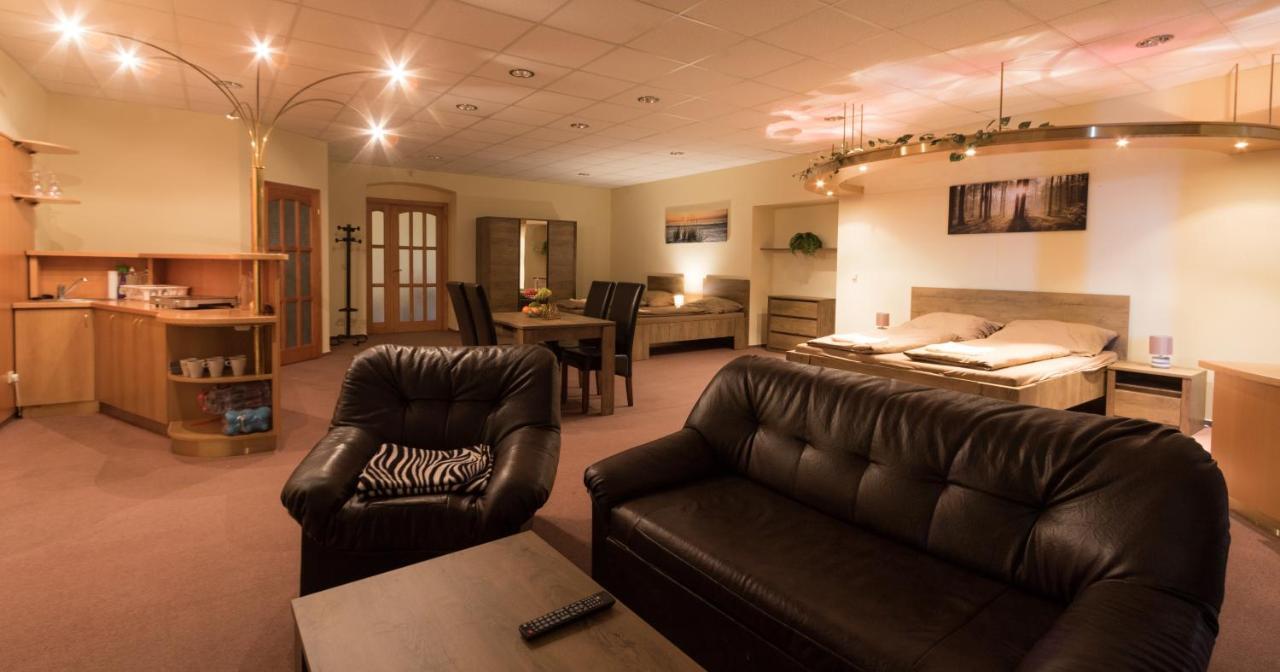 Apartmany Setkova Vila Jindřichŭv Hradec Ngoại thất bức ảnh